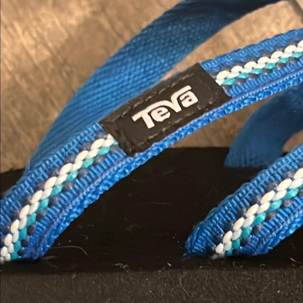 Teva Olawahu Blue and Black Sandals - Picture 10 of 11